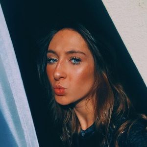 Meet your Posher, Devin